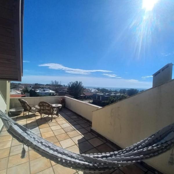 Cobertura 50m da praia, com Vista Mar-Serra e Piscina - Reserve AirBedAndB