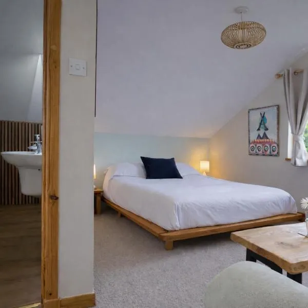 Art HoMe - Balquhidder Glen - Shared KitcheN, hotel in Lochearnhead