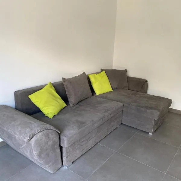 Neues Appartement, in der Nähe von Köln, hotel en Rösrath