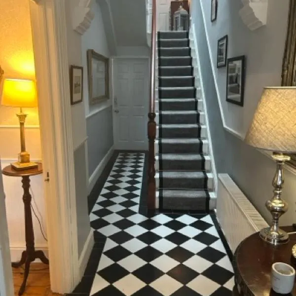 Hollybank House Bed and Breakfast, hotel em Dublin