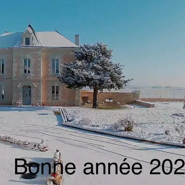 Gîte "Les Pièces du Moulin", hotel em Angliers