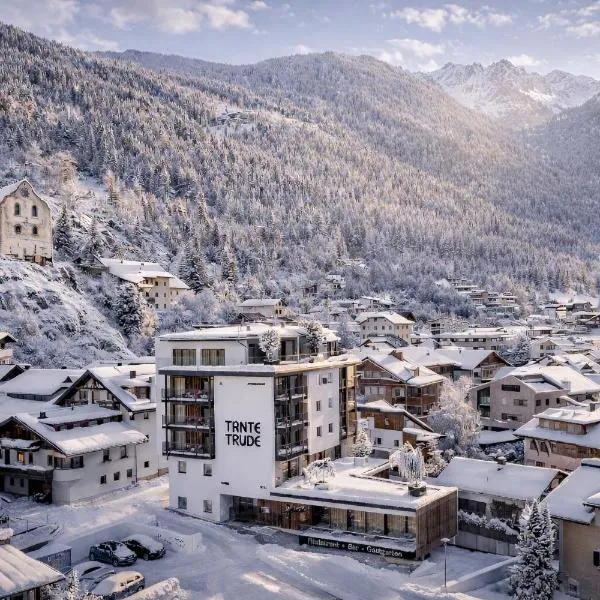 Aparthotel Tante Trude, hotel em Oetz