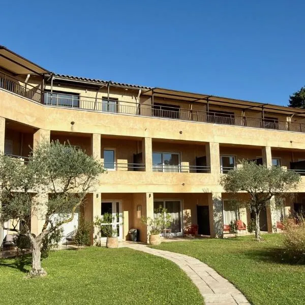 Hôtel La Perna, hotel en Pernes-les-Fontaines