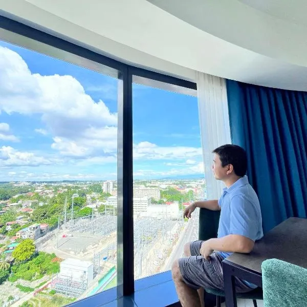 Minimalist 1BR Condo with NETFLIX at AEON TOWERS near Abreeza Mall by Rico, hotel en Davao