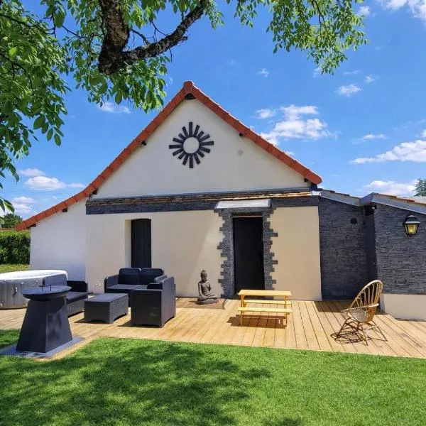 La Demeure du Faon en cœur de Sologne 10mn Lamotte-Beuvron, gîte de charme avec jacuzzi et piscine , proche Center Parc Beauval Châteaux de la Loire Orléans, מלון בChaon
