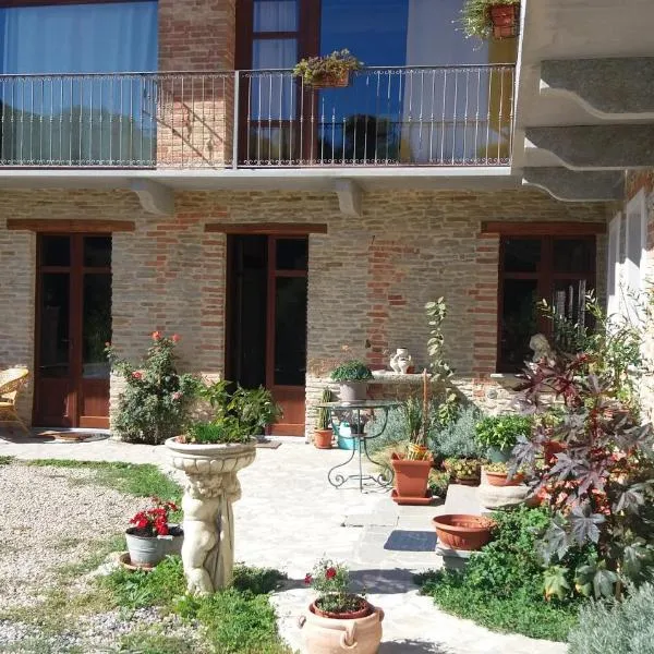 Agriturismo ErcolAna, hotel din Neviglie