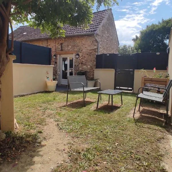 Maison 2 chambres avec jardin, hotelli kohteessa Chaufour-lès-Bonnières