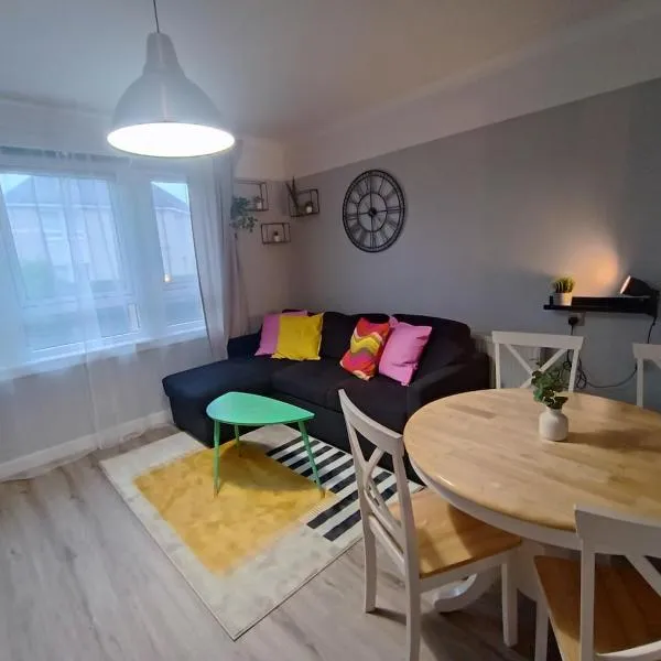 Funky Cow-Stylish flat near Glasgow Airport, hotel en Paisley