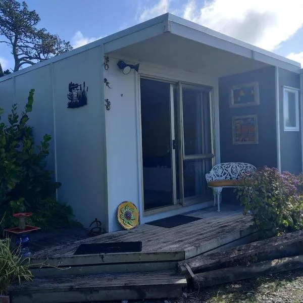 Round About, hotel din Parore