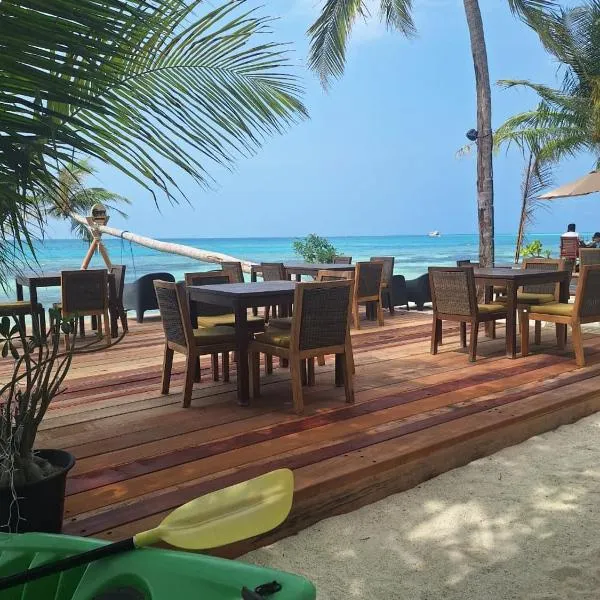 Comfy Cool Breeze by eMzaz, Hotel in Dhiffushi