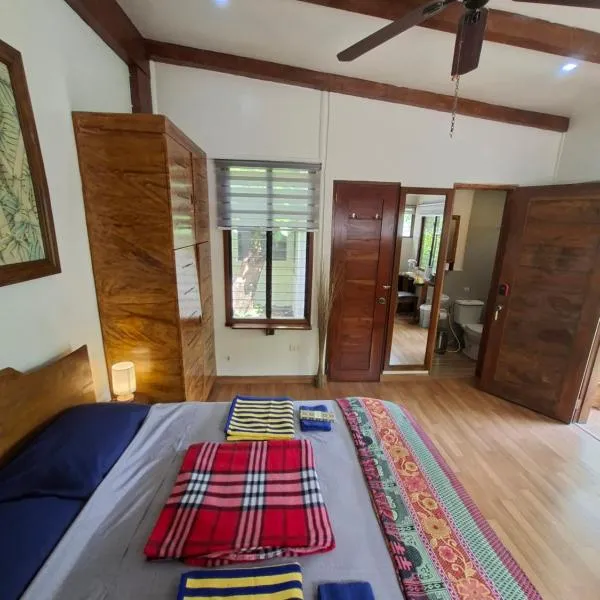 The English Filipina Secret Garden Resort, khách sạn ở Iloilo City