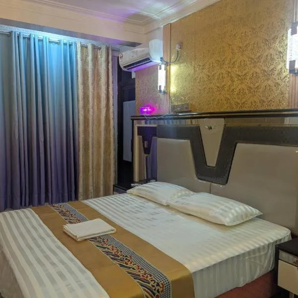 Ontrack Travel - room, hotel in Malé