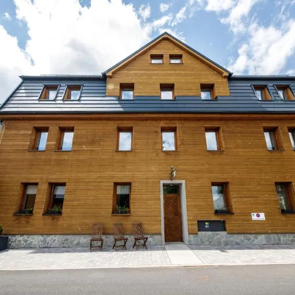 Hotel KEILBERG RESORT: Loučná pod Klínovcem şehrinde bir otel