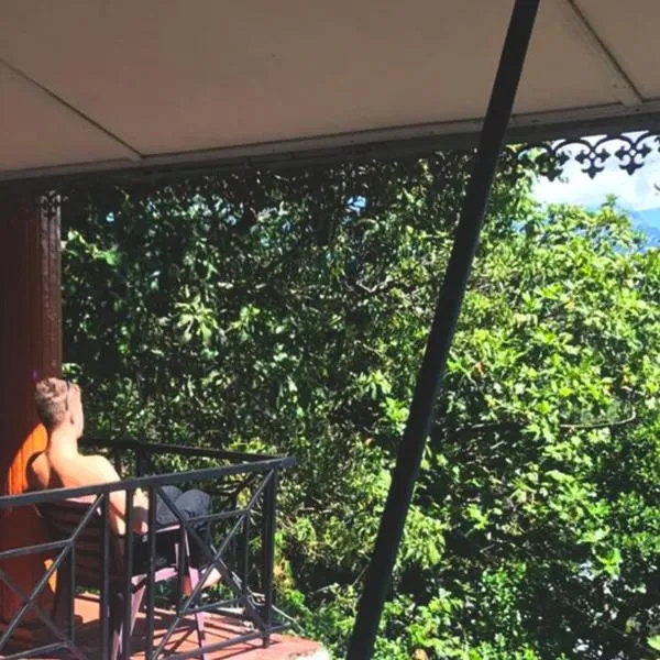 2in1 Kandy Hostel, hotel u gradu Kendi