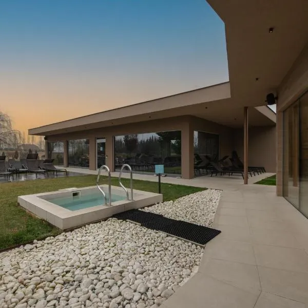 Mjus Resort & Thermal Park，克爾門德的飯店