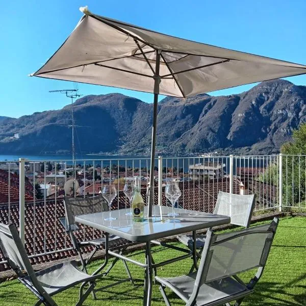 Lake view apartment and private covered parking space- La Terrazza di Jo, hotell sihtkohas Mandello del Lario