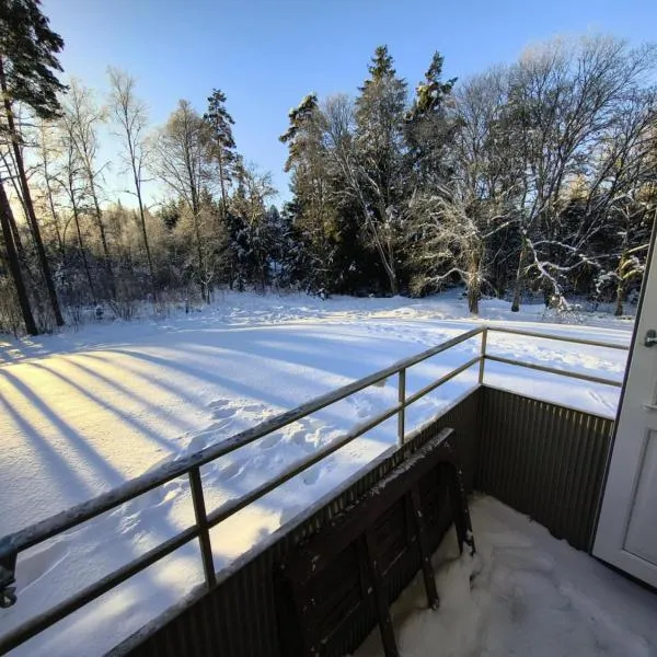 Fint boende nära Isaberg Mountain Resort, viešbutis mieste Grimsås