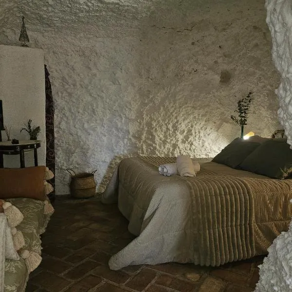 Cueva El Madrono, hotel v mestu Pegalajar