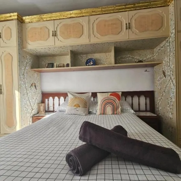 Casa Rural "AMARA" Bardenas, hotel di Valtierra