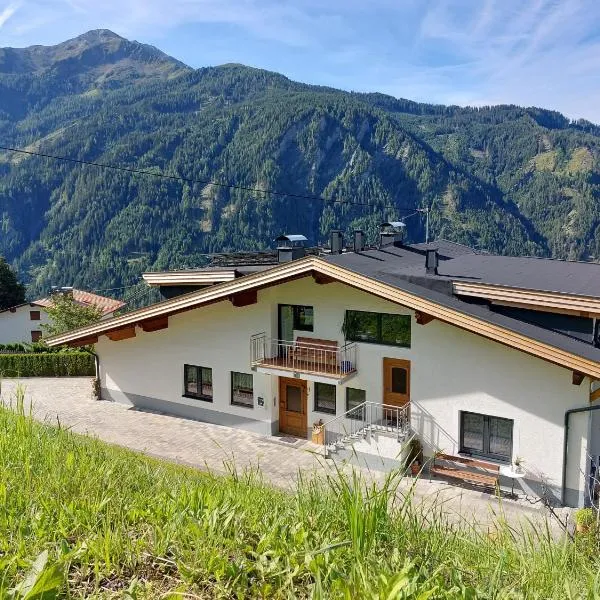 Apartments Amelie -2- Wallbox für E-Auto & Motorradgarage, hotelli kohteessa Kaunerberg