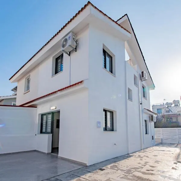 TelMar White House - 100m from the Sea, hotel din Voroklini