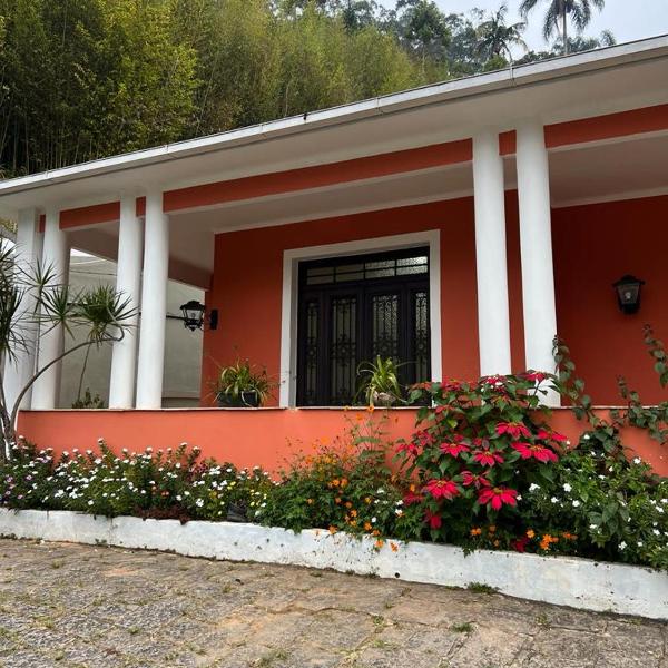 Casa prox ao centro 2 quartos aconchegante na serra
