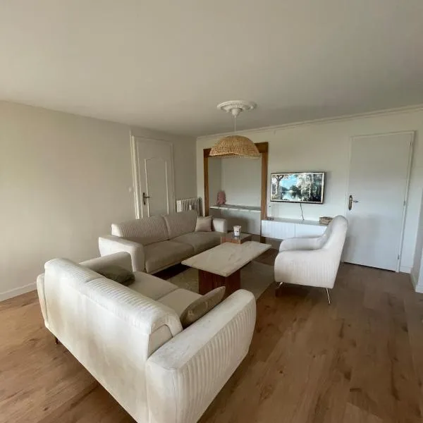 Elegant apartment - Hippodrome Montluçon, khách sạn ở Montluçon
