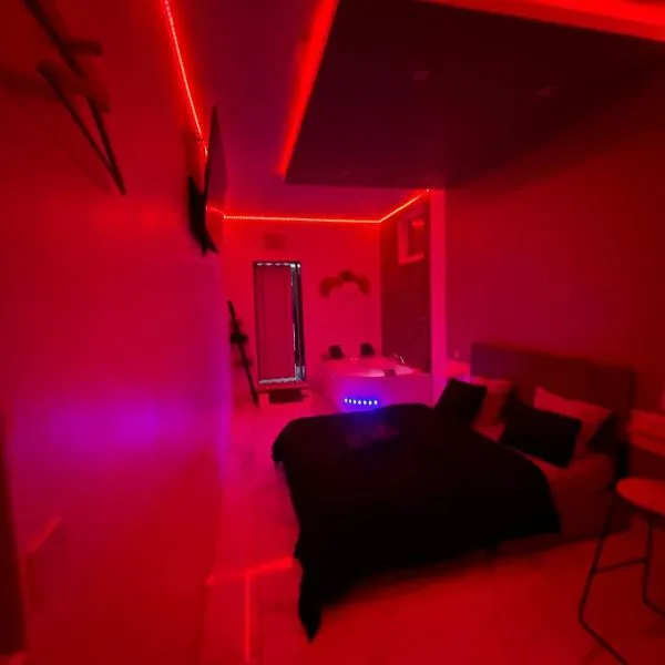 Suite GOLD L Amaryllis I Jacuzzi & Sauna privé I Centre Béziers Arrivée autonome, hotel a Béziers