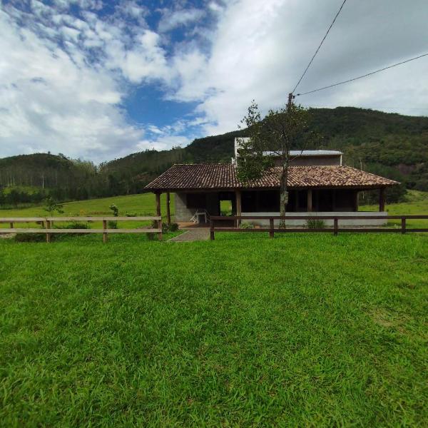 Hostel e Camping Vale Mirante da Rocha