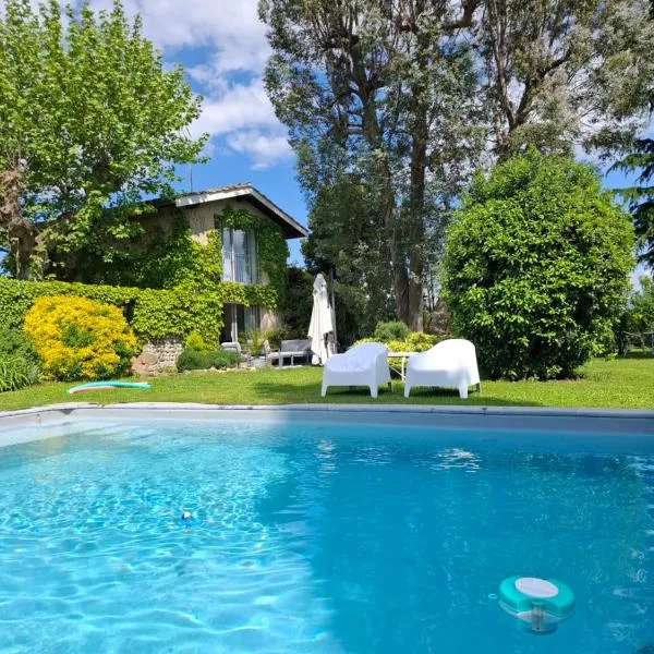 Maison vue sur le vercors piscine privee, hôtel à Romans-sur-Isère