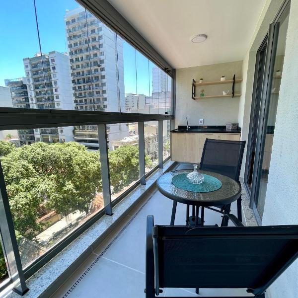Apartamento Inteiro Novo Praia, 2 Varandas, Piscina e Vista Parcial MAC