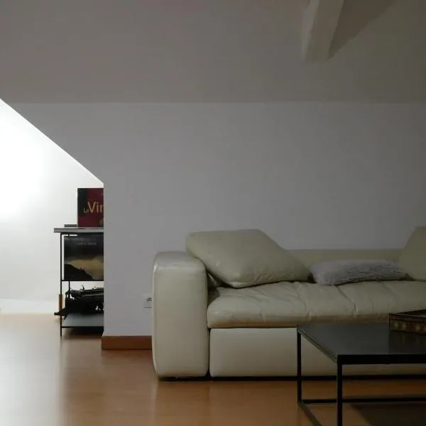 Le Clocher, nice warm and comfortable nest, hotel v destinácii Sierentz