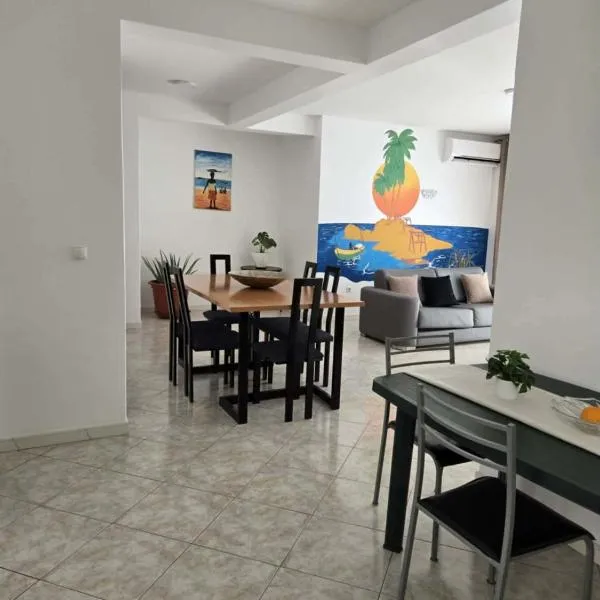 Golden Flow, hotel Espargos városában