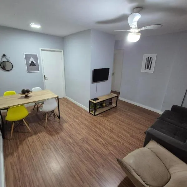 Apto aconchegante no centro de Pinda, hotelli kohteessa Pindamonhangaba