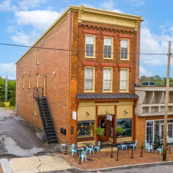 Moore on Main, hotel Abingdonban