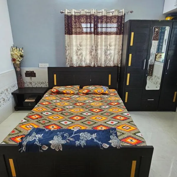 Home Stay Guest House, hotel u gradu Gogola