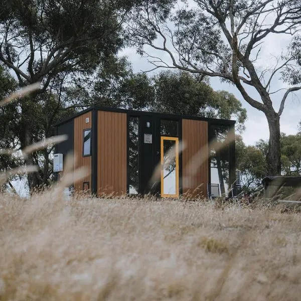 Tallarook Hilltop Tiny House 1 by Tiny Away, hotel en Tallarook