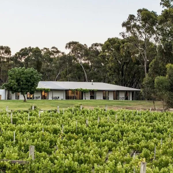 Solterra & Vine Estate Accommodation Bendigo, hotel di Bendigo