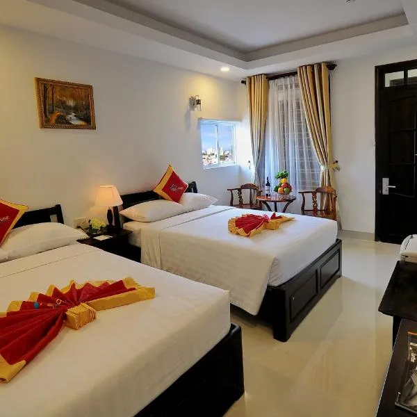 Full House Hotel, ξενοδοχείο σε Dien Khanh