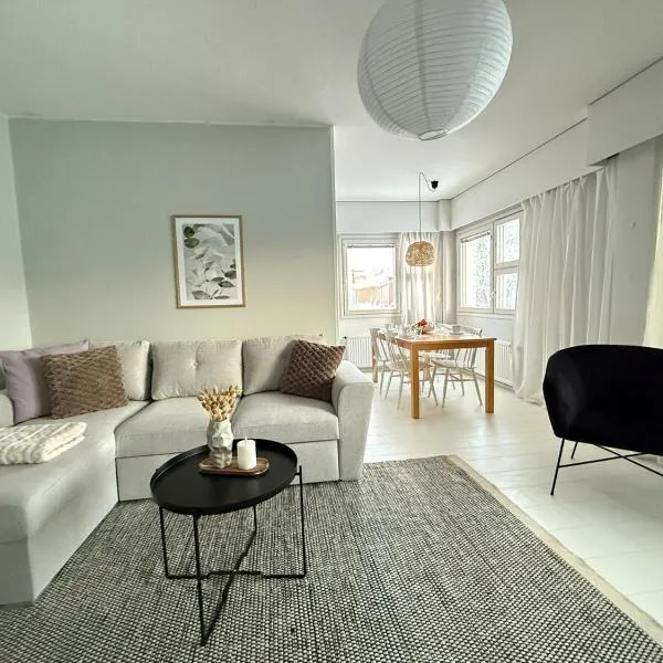 Kaiteran Helmi 54m2 sauna free parking, Hotel in Kuusamo