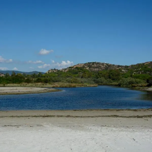 Attico Bella Vista, hotelli kohteessa Siniscola