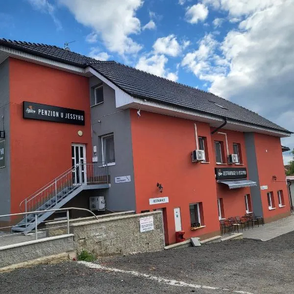 Restaurace a penzion u Jessyho, hotelli kohteessa Perná
