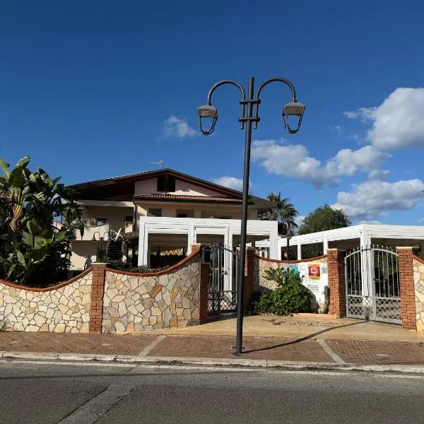 I Fichi D'India Rooms, hotel em Capo Vaticano