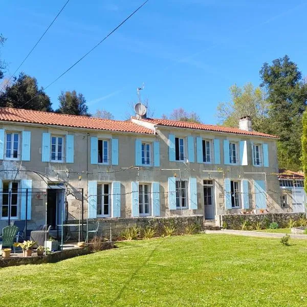 ENTRE PIERRE ET BOIS, hotel em Saint-Savinien