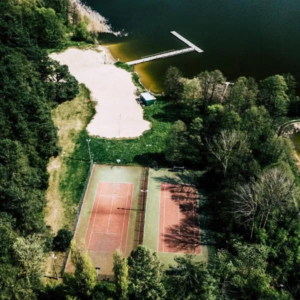 Leśna Ryba I Domki nad jeziorem z parkiem linowym, отель в городе Jedlanka Stara