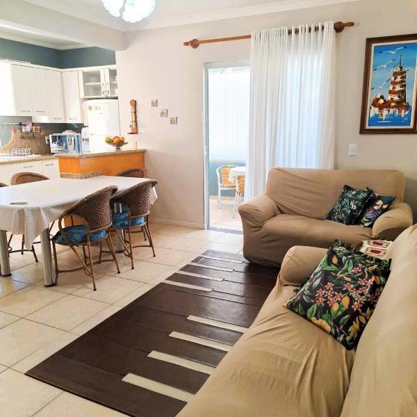Apartamento do Sol - 2 quartos, completo, 300m da praia