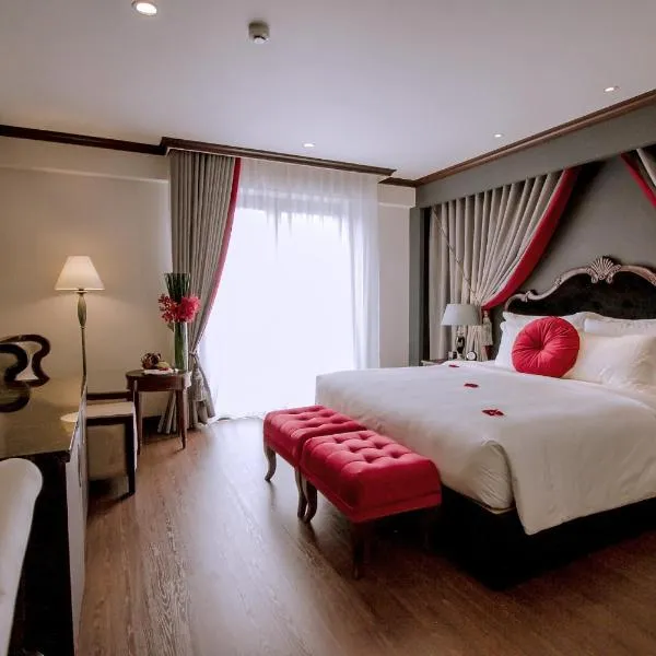 The Scarlett Boutique Hotel, hotel in Hue