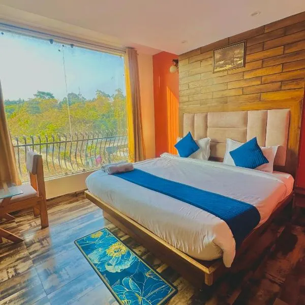 Hotel Royal Orbit By Arony Hospitality Dehradun, hotelli kohteessa Dehradun