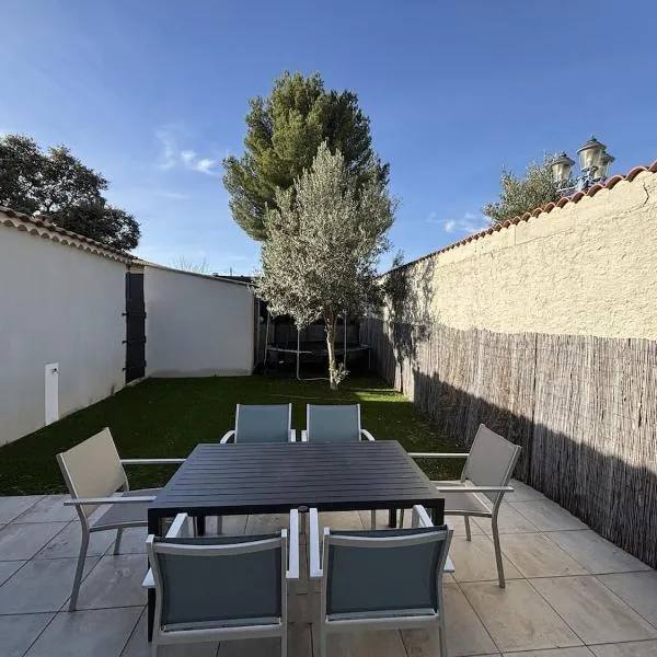 Charmante Maisonnette T3 avec Jardin Privé, Hotel in La Motte-dʼAigues