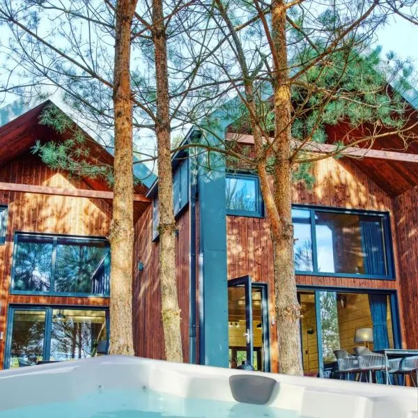 Tleń Lodge - domy całoroczne z jacuzzi w cenie!, hotel em Tleń